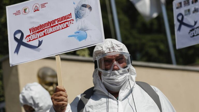 Κορωνοϊός – Τουρκία: Αντιπαράθεση γιατρών και κυβέρνησης εν μέσω αύξησης κρουσμάτων