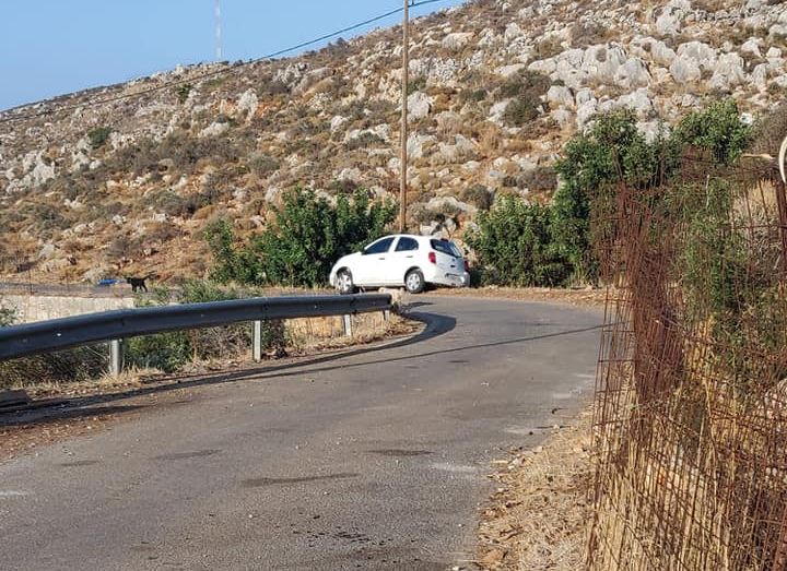 Κρήτη: Αυτοκίνητο έπεσε σε χαντάκι (εικόνες)