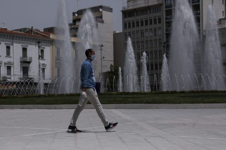 Κορωνοϊός: Το «plan B» της κυβέρνησης πριν το lockdown – Προβλέψεις για τετραψήφιο αριθμό ημερήσιων κρουσμάτων