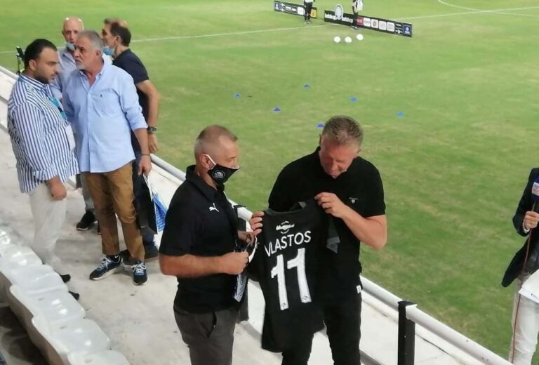 Τιμήθηκαν δυο μεγάλες μορφές του ΟΦΗ