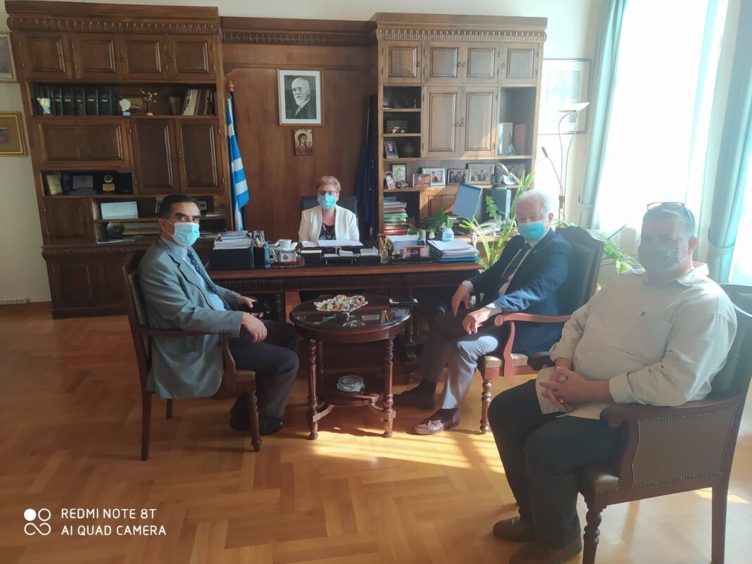 Eθιμοτυπική επίσκεψη του Προέδρου της ΕΑΑΣ στην Αντιπεριφερειάρχη Ρεθύμνης