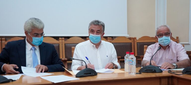 Παιδικά Χωριά SOS – Περιφέρεια Κρήτης: Υπέγραψαν μνημόνιο συνεργασίας για την προώθηση του θεσμού της αναδοχής