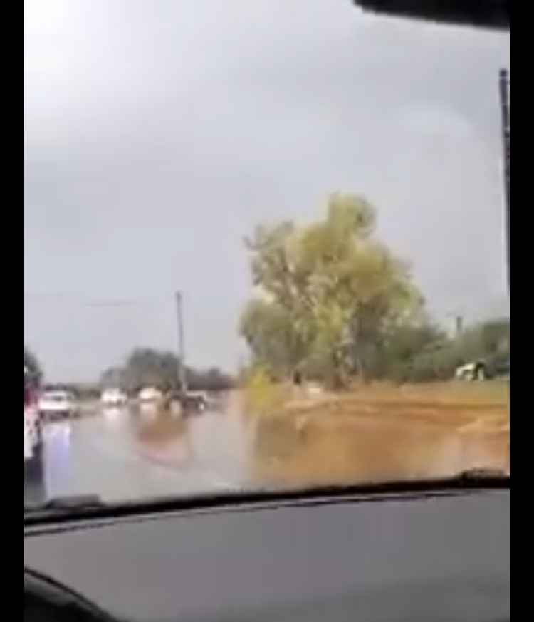 Κρήτη: Πλημμύρισε ο δρόμος για το αεροδρόμιο (βίντεο)