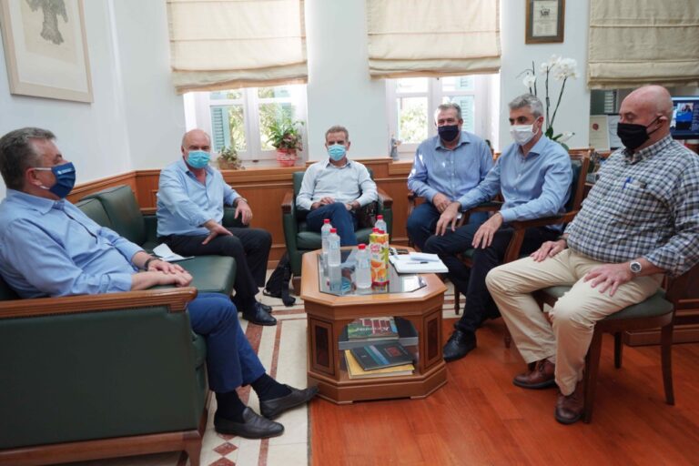 Επιπλέον ποσά από το Ταμείο Ανάκαμψης για τις μικρές και πολύ μικρές επιχειρήσεις διεκδικεί η Περιφέρεια