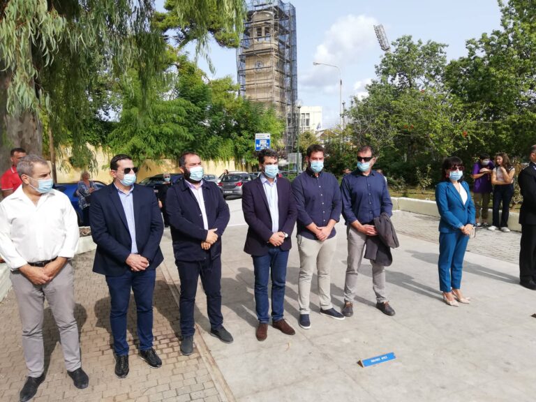 Παρουσία Σημανδηράκη η κατάθεση στεφάνου από εκπρόσωπους των μαθητών και σπουδαστών στο Ηρώο Χανίων