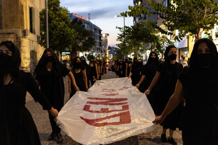«Δεν είναι αθώοι»: Αντιφασιστική δράση στο Ηράκλειο ενόψει της απόφασης για τη Χρυσή Αυγή