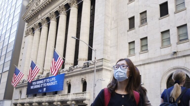 «Θερίζει» ο κορωνοϊός τις ΗΠΑ: Ξεπέρασαν τα 8 εκατ. τα κρούσματα – Δραματικό μήνυμα από Φάουτσι