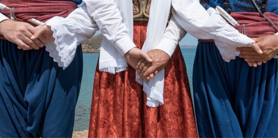 Κρήτη: Δωρεάν μαθήματα παραδοσιακών χορών