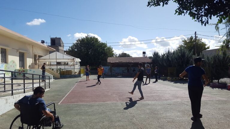 Ηράκλειο: Παρέδωσαν αθλητικό υλικό στο Ε.Ε.Ε.Ε.Κ. Τυμπακίου (εικόνες)