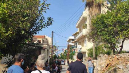 Κρήτη: Επέμβαση της Αστυνομίας σε παρεκκλήσι λόγω συνωστισμού (εικόνες)