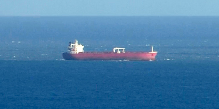 Βρετανοί κομάντος ανακατέλαβαν ελληνόκτητο τάνκερ με λαθρεπιβάτες, που «απειλούσαν να σκοτώσουν το πλήρωμα» (βίντεο)