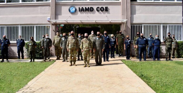 Στο Πεδίο Βολής Κρήτης ο Διοικητής των Αντιπυραυλικών δυνάμεων των ΗΠΑ στην Ευρώπη (εικόνες)