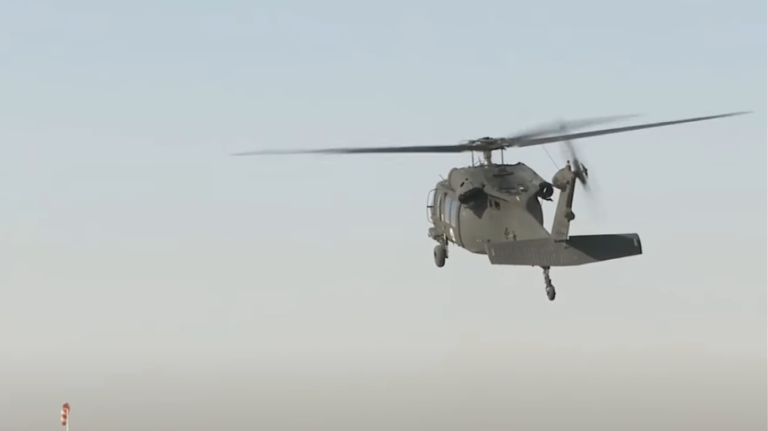 Σύγκρουση στρατιωτικών ελικοπτέρων εν πτήσει – Φόβοι για τουλάχιστον 15 νεκρούς