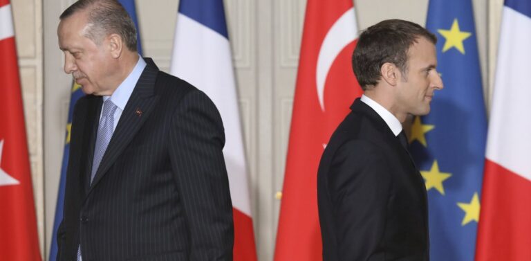 «Ο Μακρόν χρειάζεται ψυχίατρο», είπε ο Ερντογάν – Στο κόκκινο οι σχέσεις Τουρκίας και Γαλλίας