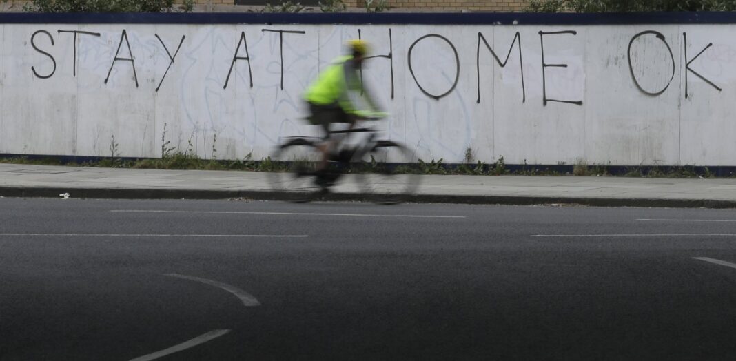 Κορωνοϊός: Επικρίσεις δέχεται η κυβέρνηση της Βρετανίας – Αγνόησε συστάσεις των ειδικών