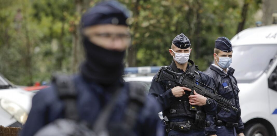 Ένοπλος αποκεφάλισε άντρα – Φώναζε «Αλλάχου Ακμπάρ»