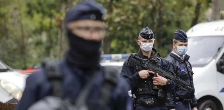 Ένοπλος αποκεφάλισε άντρα – Φώναζε «Αλλάχου Ακμπάρ»