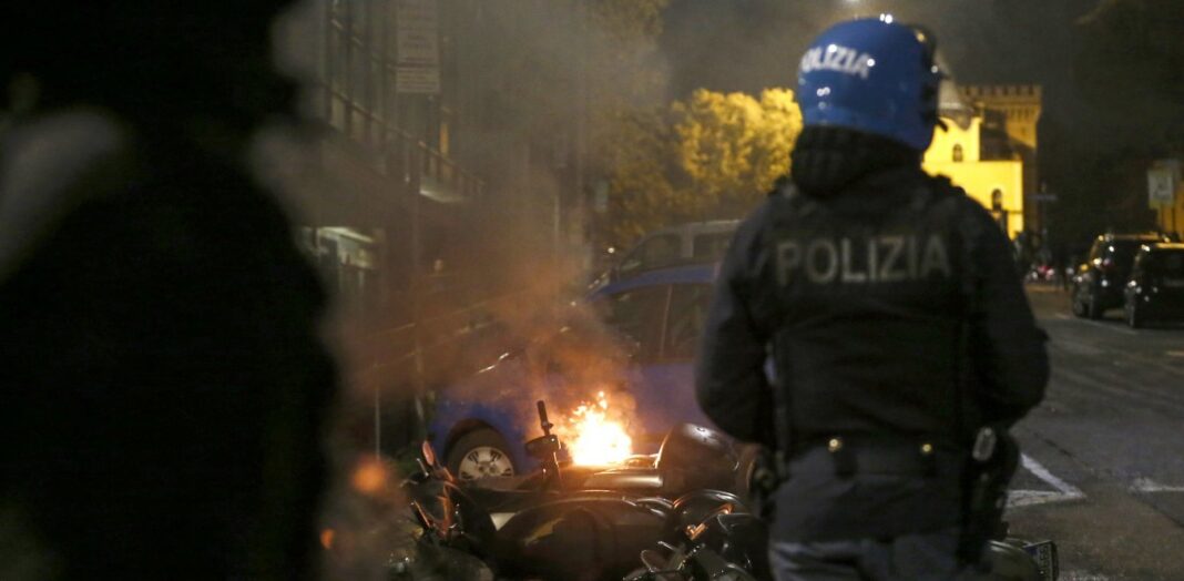 Ρώμη: Συγκρούσεις ακροδεξιών – Αστυνομίας για την απαγόρευση κυκλοφορίας