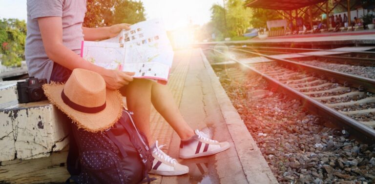 Ερευνα: Επιδεινώθηκε κατά τη διάρκεια της πανδημίας η μοναξιά μεταξύ νέων