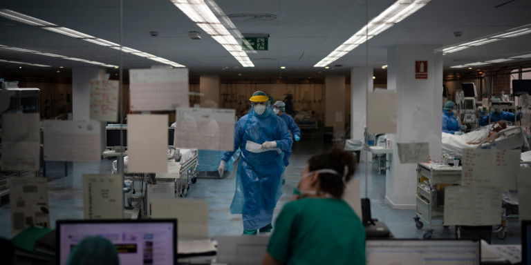 Κορωνοϊός: Τα νοσοκομεία της Βαρκελώνης προετοιμάζονται καθώς αυξάνονται οι εισαγωγές ασθενών