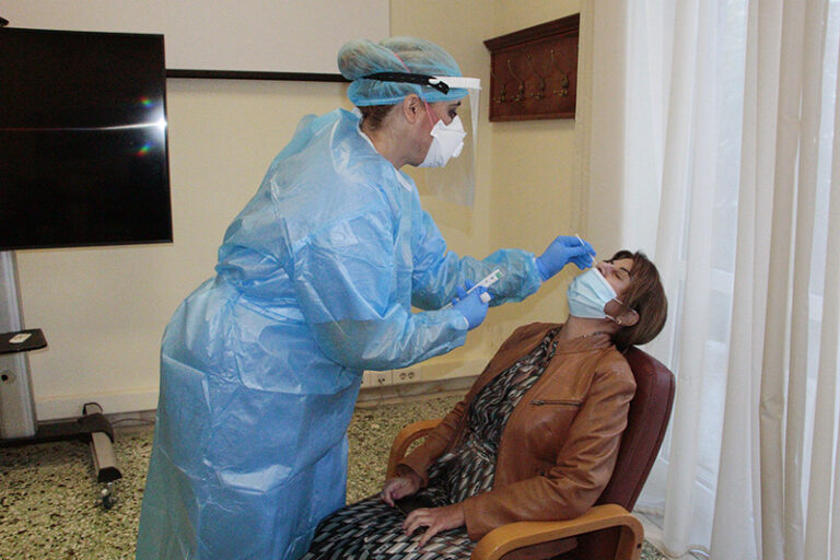 Κορωνοϊός: Τεστ σε εργαζόμενους του δήμου Χανίων