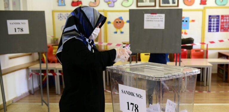 Κατεχόμενα: Έκλεισαν οι κάλπες – Σχεδόν ένας στους δύο δεν πήγε να ψηφίσει