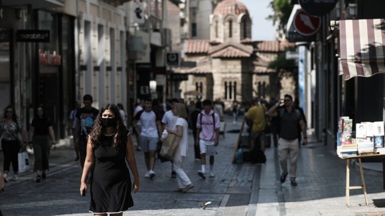 Κορωνοϊός – Σαρηγιάννης: Χωρίς μέτρα θα φτάσουμε στα 2.000 κρούσματα ημερησίως