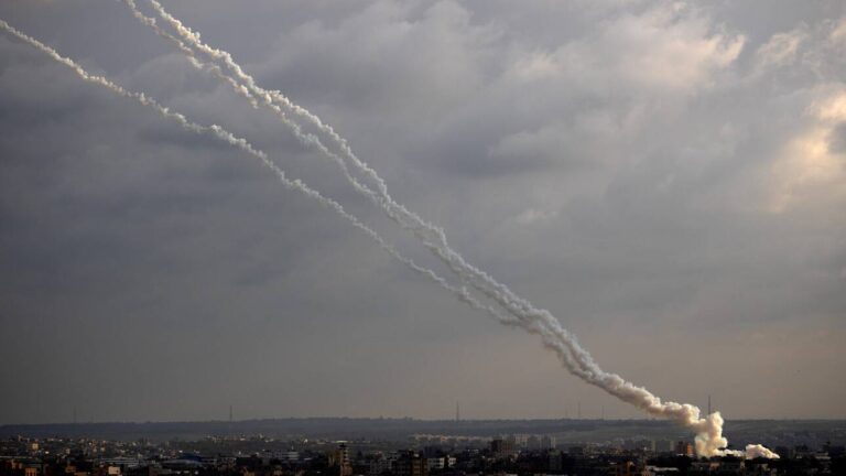 Λωρίδα της Γάζας: Εκατέρωθεν πλήγματα «σπάνε» την εύθραυστη κατάπαυση πυρός