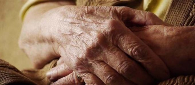 Κορωνοϊός: Η γηραιότερη γυναίκα στην Ελλάδα που εμβολιάστηκε είναι 117 χρονών