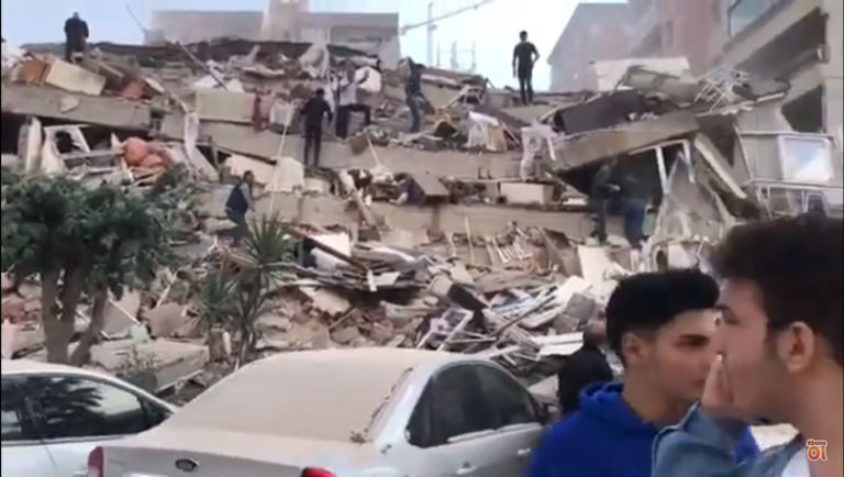 Ισχυρός σεισμός: Κατέρρευσαν κτίρια στη Σμύρνη – Οι πρώτες εικόνες