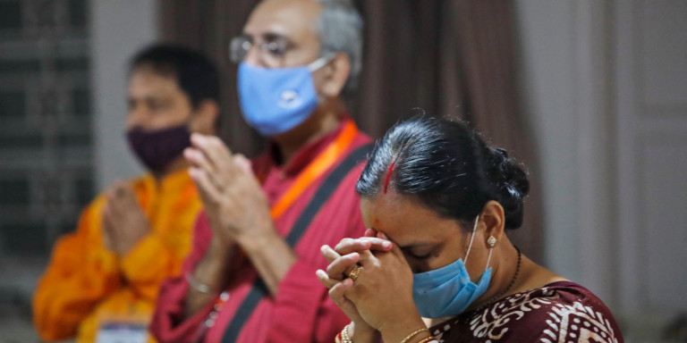 Σαρώνει την Ινδία ο κορωνοϊός: Τα κρούσματα μόλυνσης πλησιάζουν τα 7,8 εκατομμύρια