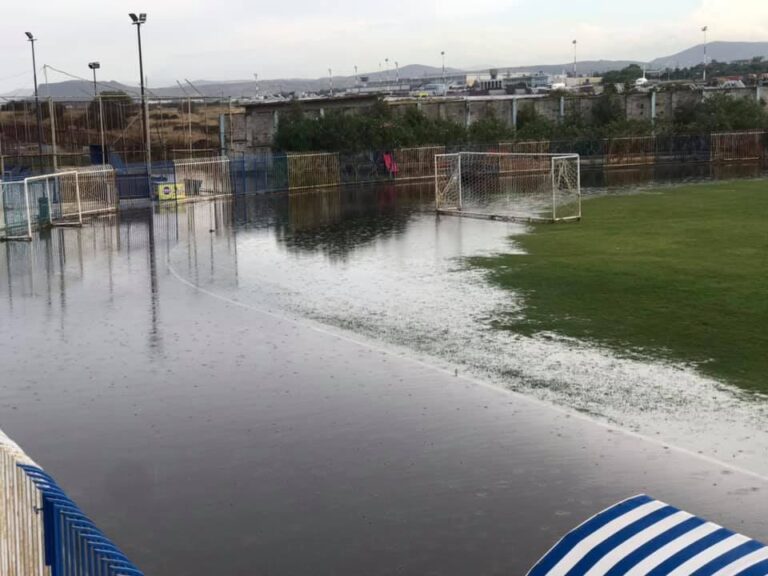 Λίμνη το γήπεδο-Αναβλήθηκε το παιχνίδι