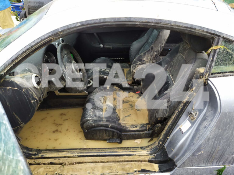 Καρτερός: 8 αυτοκίνητα παρασύρθηκαν – Γυναίκα γαντζώθηκε σε κολώνα για να σωθεί