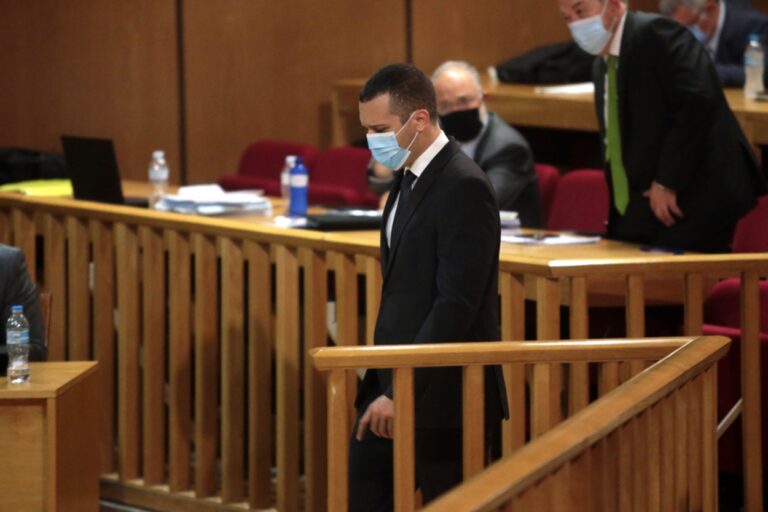 Κασιδιάρης στους δικαστές: «Είμαι αθώος»