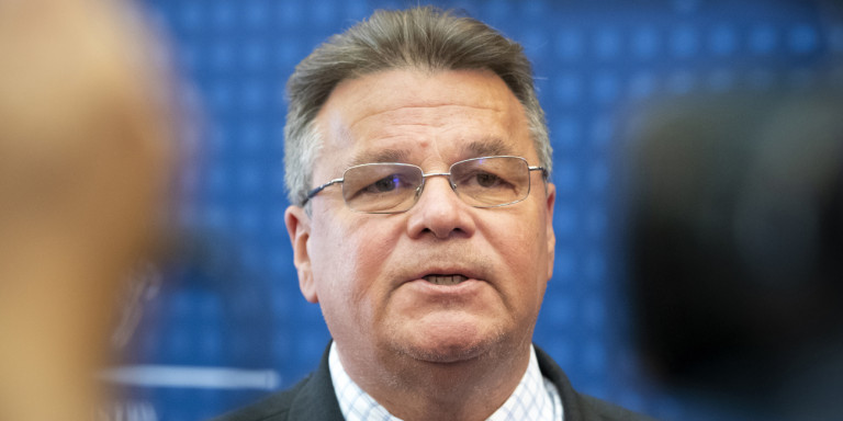 Κορωνοϊός: Ο ΥΠΕΞ της Λιθουανίας σε καραντίνα – Θετικός ο υπουργός Παιδείας της Πολωνίας