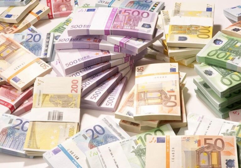Επίδομα 800 ευρώ: Πότε ξεκινούν οι δηλώσεις – Πότε πληρώνονται οι δικαιούχοι
