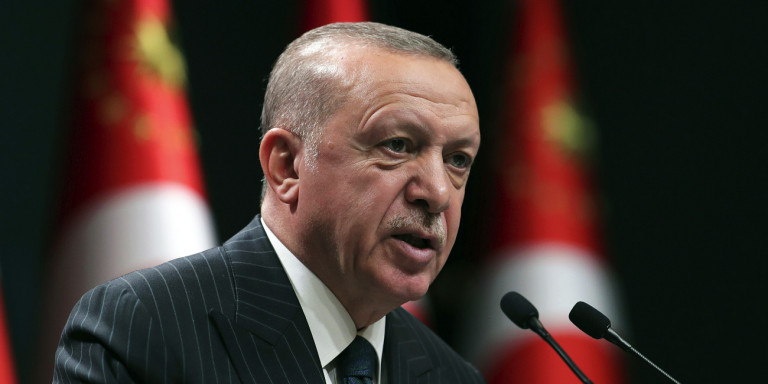 Ερντογάν: «Επιτίθενται με κάθε τρόπο στη χώρα μας, δεν θα μας λυγίσουν»