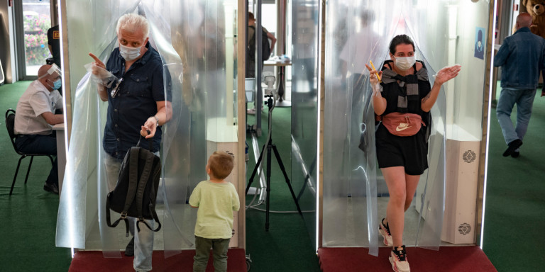 Κορωνοϊός: Νέα έκρηξη κρουσμάτων στην Ρωσία με 13.634 μολύνσεις σε μια ημέρα