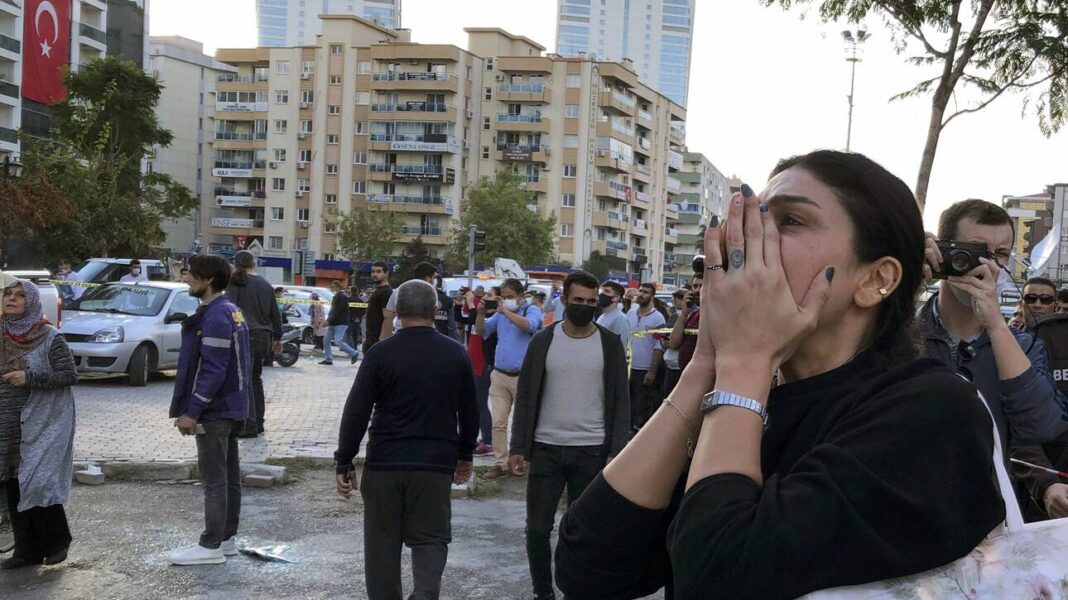 Σεισμός: 17 νεκροί και πάνω από 700 τραυματίες στη Σμύρνη