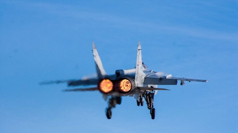 Συντριβή μαχητικού αεροσκάφους στην ανατολική Ρωσία – Σώοι οι πιλότοι