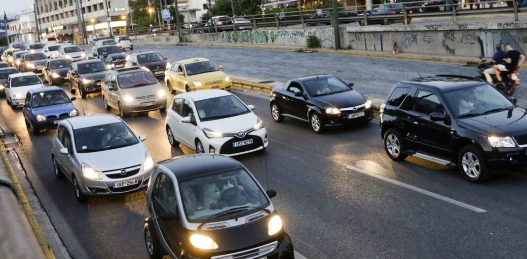 Για ποια αυτοκίνητα έρχεται μείωση στα τέλη κυκλοφορίας από τον Ιανουάριο
