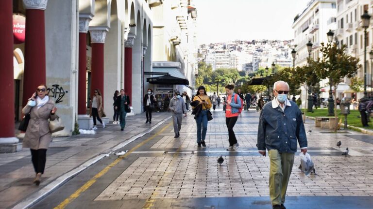 Κορωνοϊός: Έκτακτη σύσκεψη την Πέμπτη για νέα μέτρα