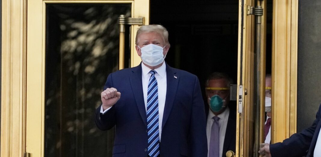 Ο Τραμπ ζει το… όνειρο: «Δεν ξέρω για πόσο αλλά έχω ανοσία στον κορωνοϊό»