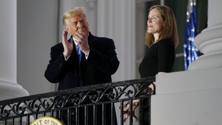 ΗΠΑ: Νίκη για Τραμπ – Εγκρίθηκε ο διορισμός της Έιμι Κόνι Μπάρετ στο Ανώτατο Δικαστήριο