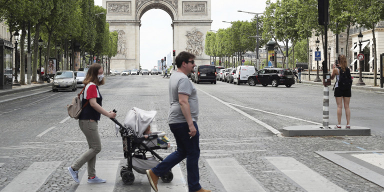 Κορωνοϊός -Γαλλία: Εξαρση κρουσμάτων στο Παρίσι, πιθανή η απαγόρευση κυκλοφορίας -Διάγγελμα Μακρόν την Τετάρτη