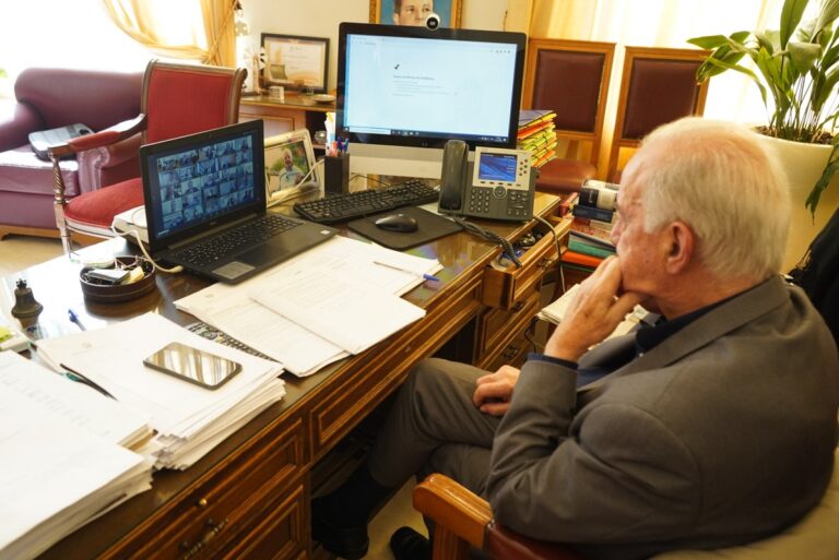 Σε τηλεδιάσκεψη με Μητσοτάκη και Αγγελοπούλου ο Δήμαρχος Ηρακλείου