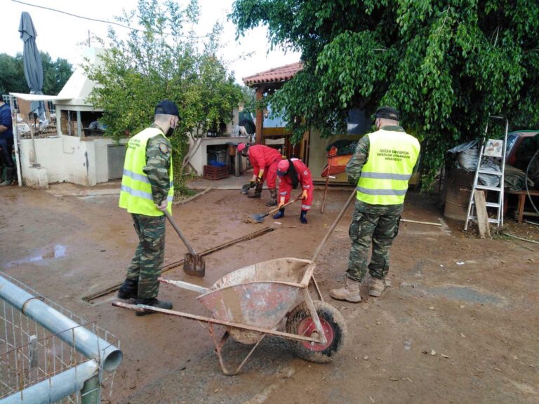Οι έφεδροι της ΛΕΦΕΔ Ηρακλείου στο πλευρό των πληγέντων από την κακοκαιρία