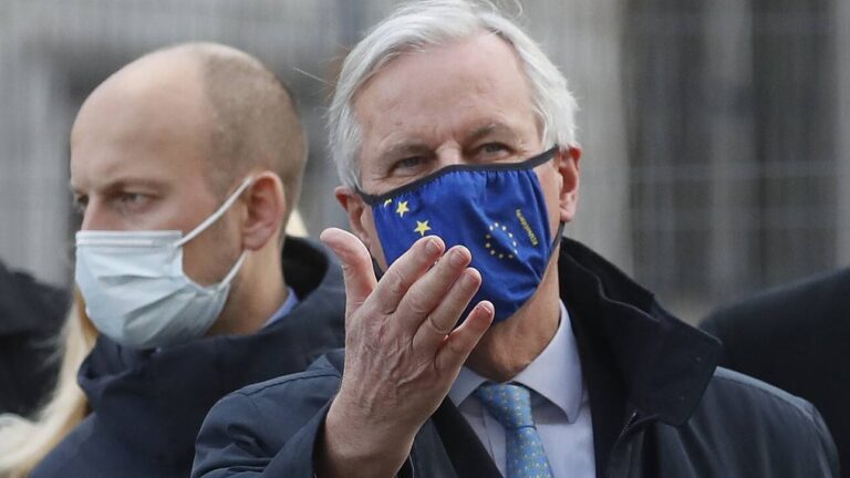 Brexit: Στο Λονδίνο ο Μισέλ Μπαρνιέ για διαπραγματεύσεις παρά τις «αποκλίσεις»