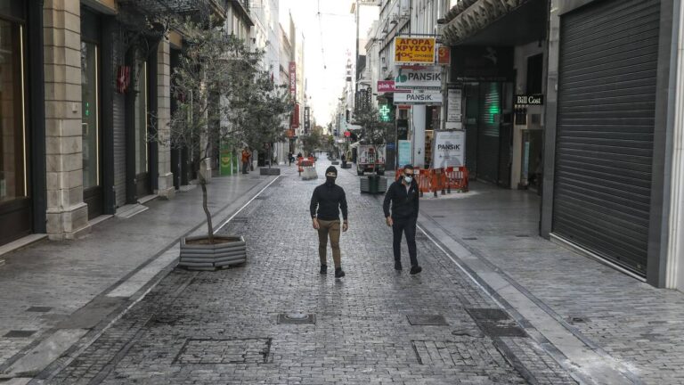 Γεωργιάδης: Δεν θεσμοθετείται άνοιγμα καταστημάτων την Κυριακή