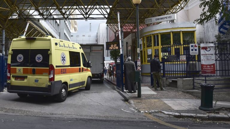 Κορωνοϊός: «Μάχη» για να μείνουν όρθια τα νοσοκομεία – Ανησυχία για Στερεά και Θεσσαλία